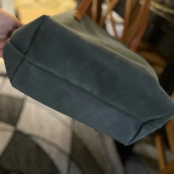 PLG med zip tote in Storm ⛈️ - Picture 4 of 7